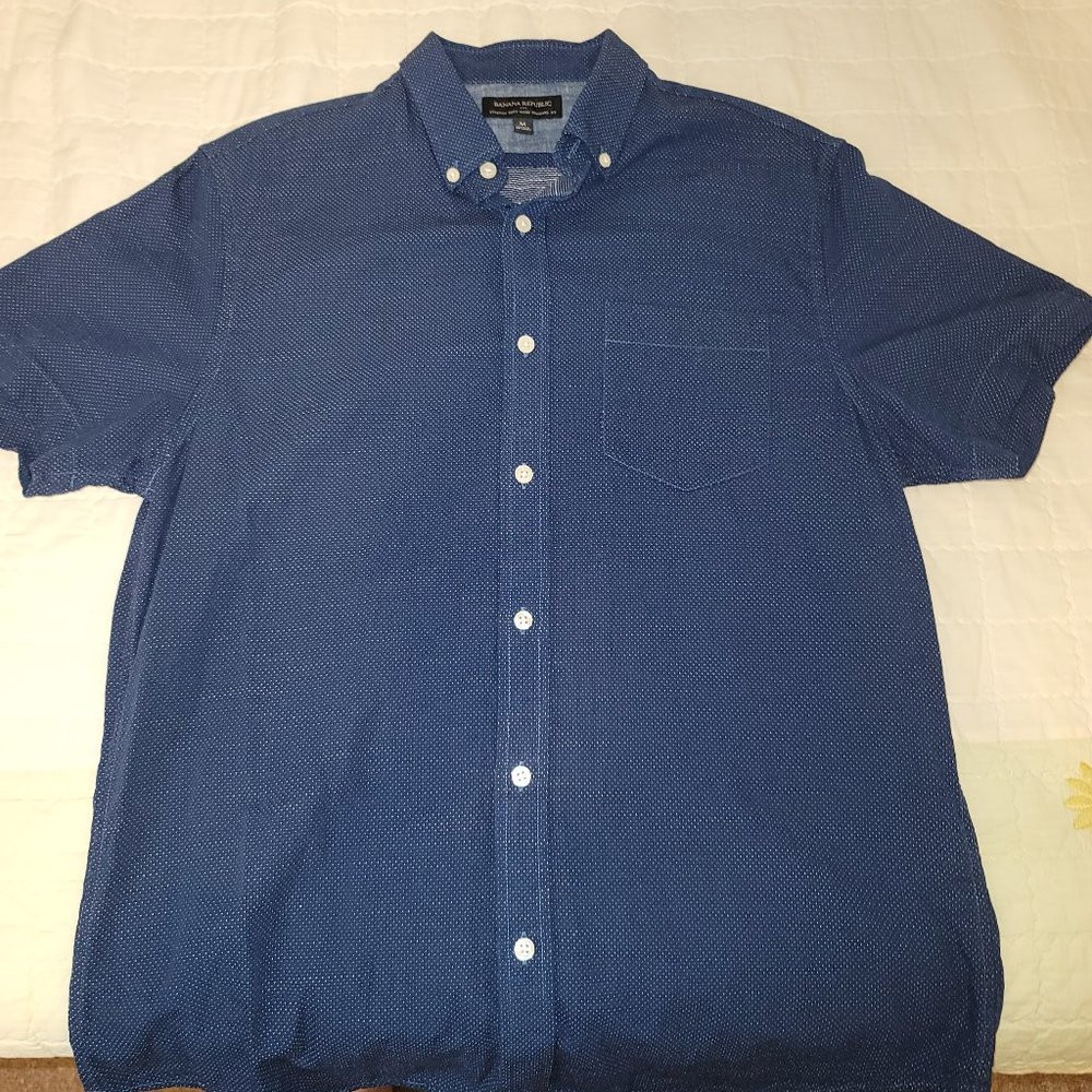 Banana Republic Stretch Soft Wash Standard Fit Short Sleeve Shirt